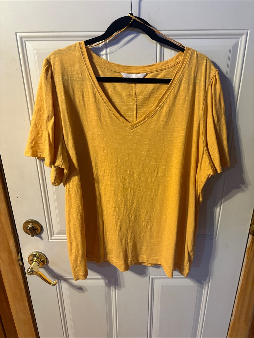 LC Lauren Conrad Yellow V-Neck Short Sleeve Tee Size 2X